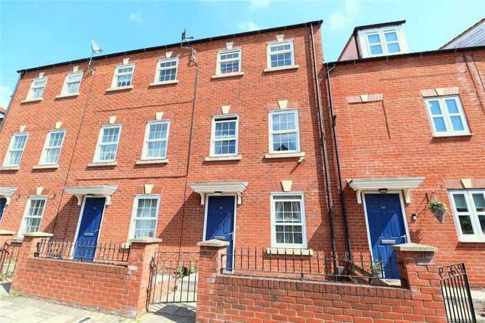 4 Bedroom Terraced House For Sale In Church Street, Gainsborough, DN21