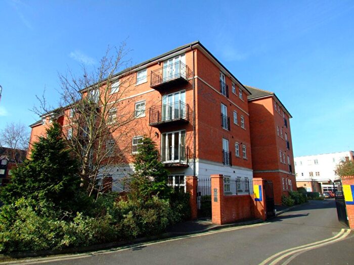 2 Bedroom Apartment To Rent In Market Street, Newbury, RG14
