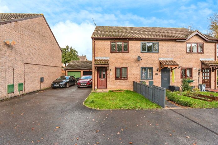 2 Bedroom End Of Terrace House For Sale In Centaury Gardens, Horton Heath, Eastleigh, SO50