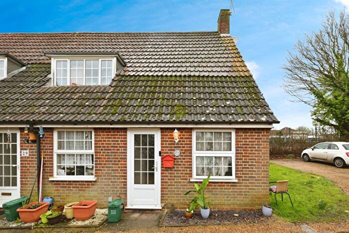 1 Bedroom End Of Terrace House For Sale In Applecroft Road, Welwyn Garden City, AL8