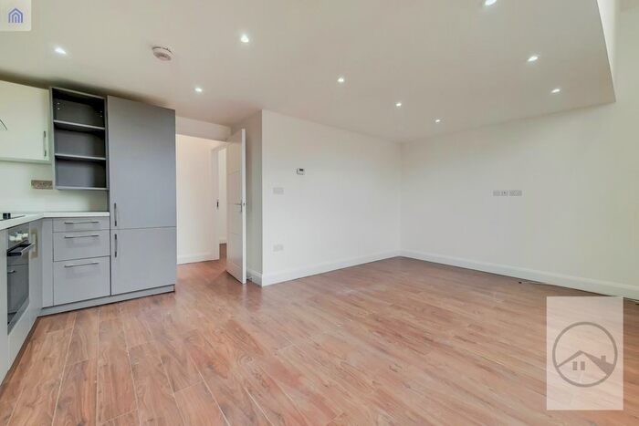2 Bedroom Flat To Rent In The Cut, Waterloo, SE1