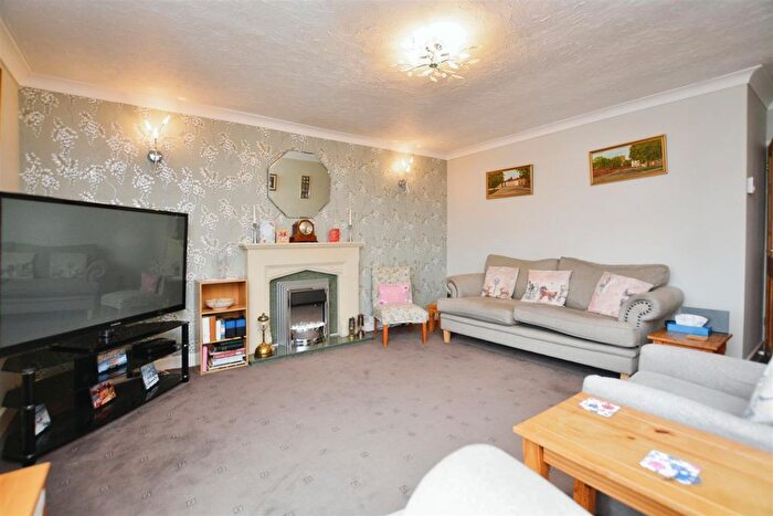 3 Bedroom Detached Bungalow For Sale In St. Andrews Avenue, Bottesford, Scunthorpe, DN17