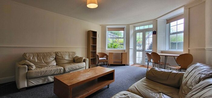 3 Bedroom Flat To Rent In Laurel Bank, Dundee, DD3