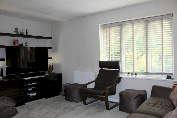 1 Bedroom Maisonette To Rent In St. Gregory Close, Ruislip Manor, Ruislip HA4
