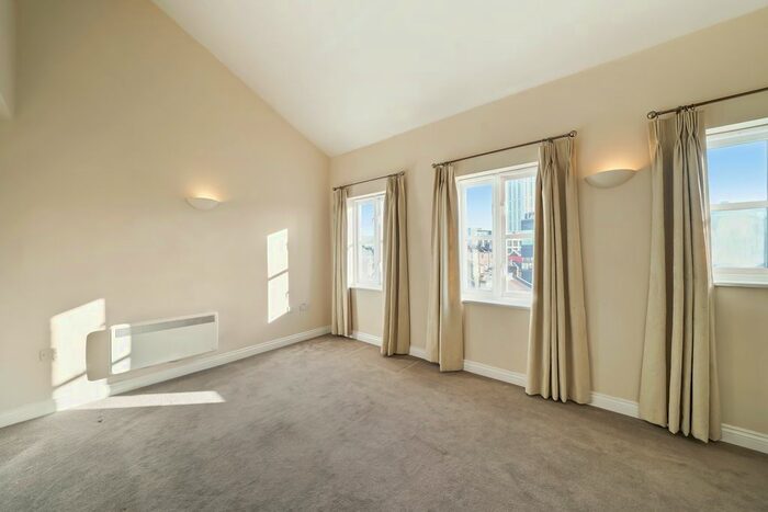 2 Bedroom Flat To Rent In Stockwell Green, London, SW9