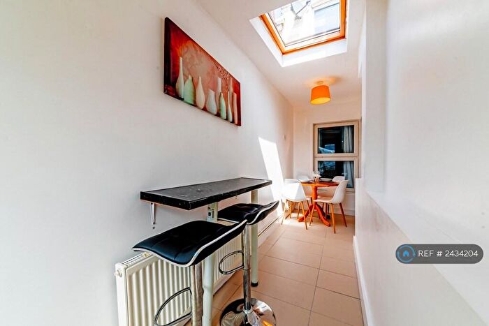 3 Bedroom Terraced House To Rent In Chatham, Chatham, ME4
