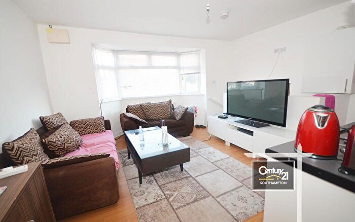 3 Bedroom Maisonette To Rent In |Ref: |, Swift Gardens, Southampton, SO19