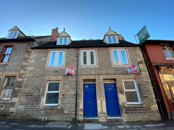 2 Bedroom Flat To Rent In East Street, Warminster, Wiltshire, BA12