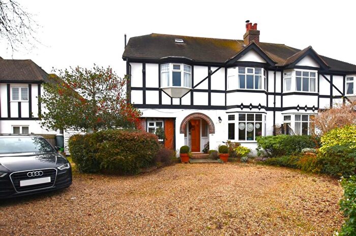 4 Bedroom Semi-Detached House For Sale In Shrub End Road, Colchester, CO3