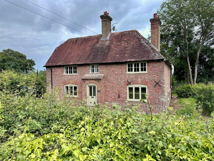 4 Bedroom Detached House To Rent In Peasmarsh, Rye, TN31
