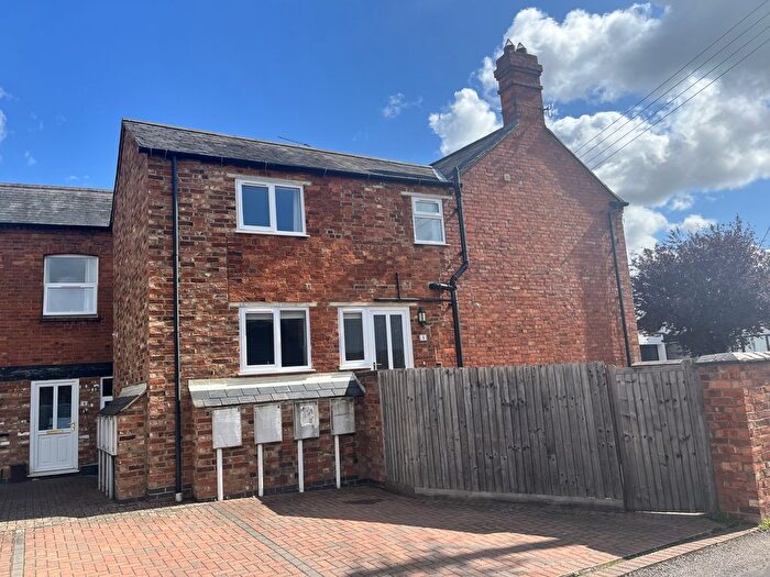 1 Bedroom Flat To Rent In Miles Lane, Long Buckby, NN6