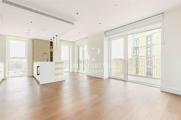 2 Bedroom Flat To Rent In Parkside Apartments, Cascade Way, London, W12