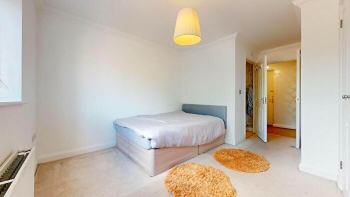 2 Bedroom Apartment To Rent In Rivington Court, RM10