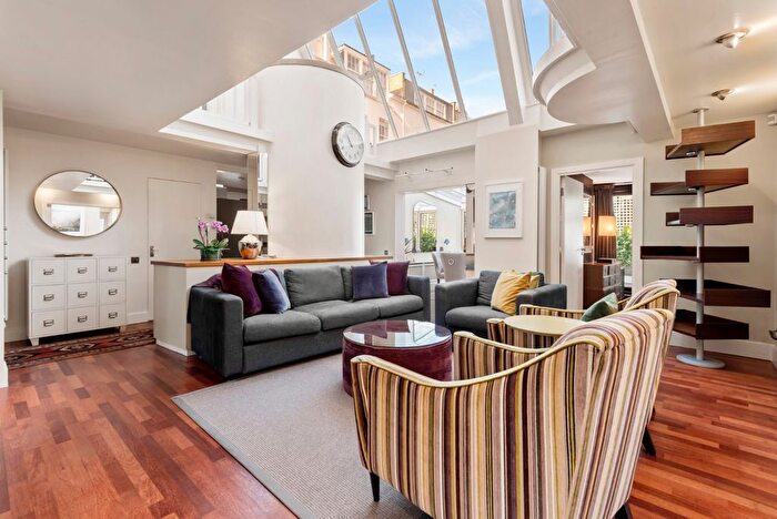 2 Bedroom Mews To Rent In Adam And Eve Mews, High Street Kensington, W8