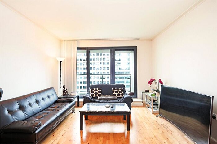 2 Bedroom Apartment To Rent In Discovery Dock Apartments, South Quay Square, London, E14