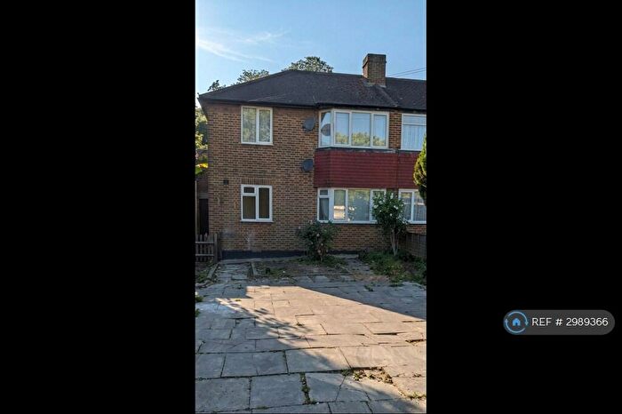 2 Bedroom Maisonette To Rent In Deer Park Gardens, Mitcham, CR4