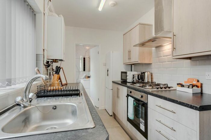 3 Bedroom Flat To Rent In Strathcona Road, Liverpool, L15
