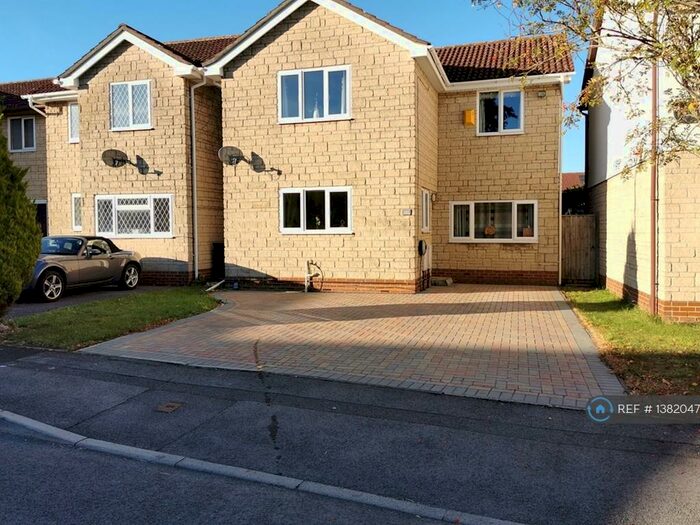 4 Bedroom Detached House To Rent In Paddock Close, Bradley Stoke, Bristol, BS32