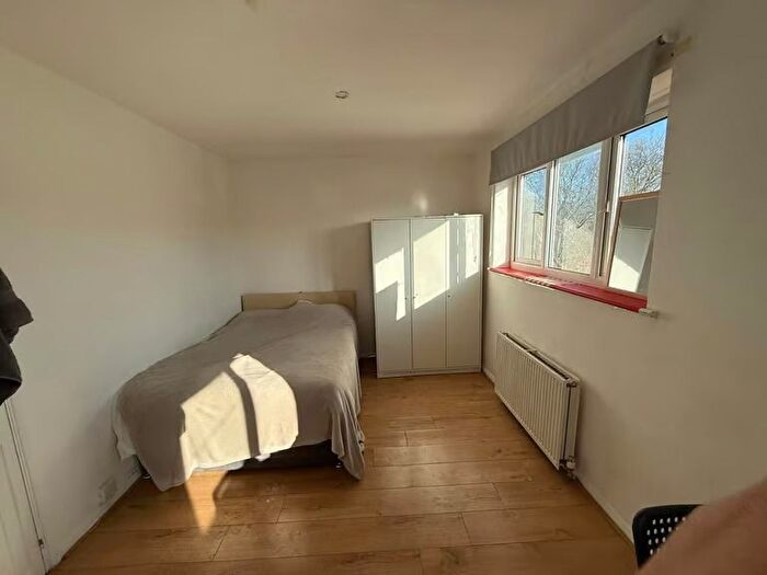 Studio To Rent In Vivian Avenue, Wembley, HA9