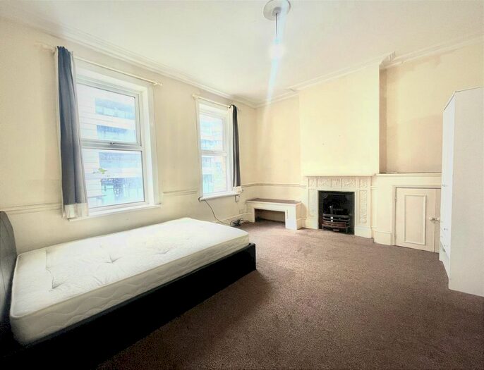 Studio To Rent In Woolwich Road, Greenwich, London, SE10
