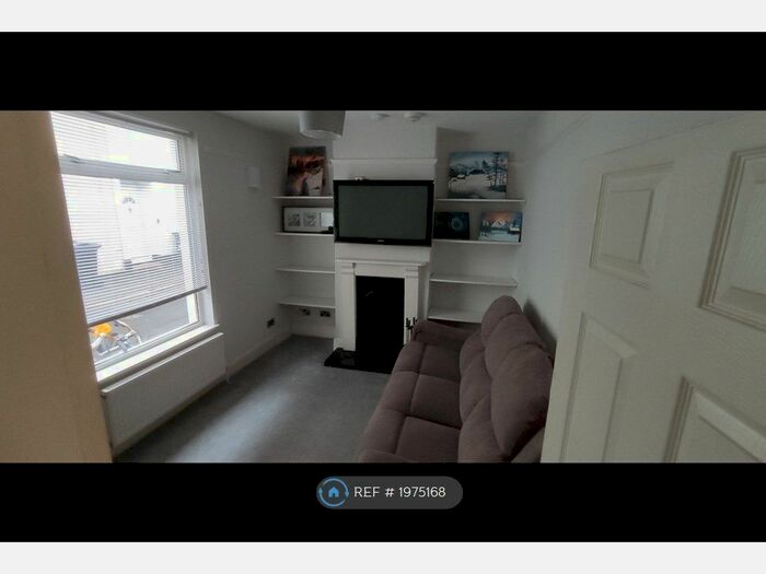 3 Bedroom Terraced House To Rent In George Street, Exmouth, EX8