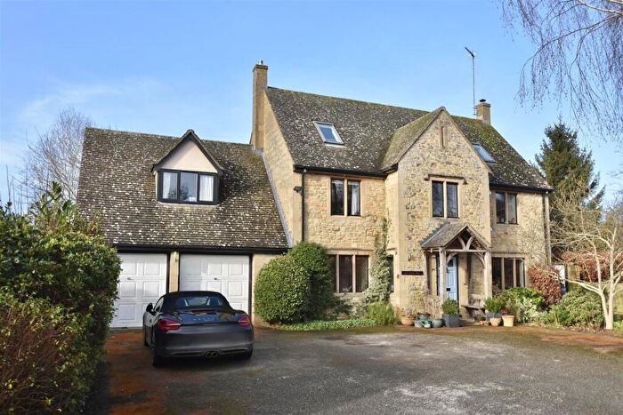 6 Bedroom Detached House For Sale In Foxtowns Green, Kirtlington, OX5