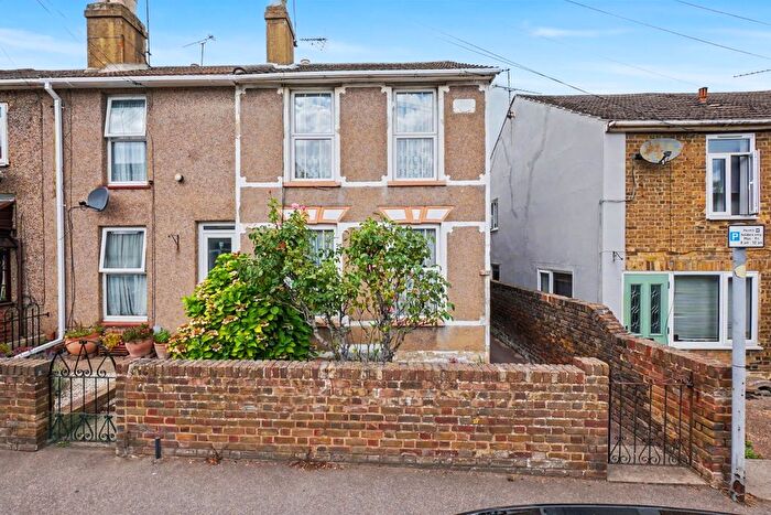 3 Bedroom End Of Terrace House For Sale In Station Road, Rainham, ME8