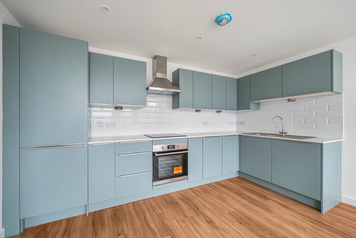 2 Bedroom Flat To Rent In Union Street, Newton Abbot, TQ12