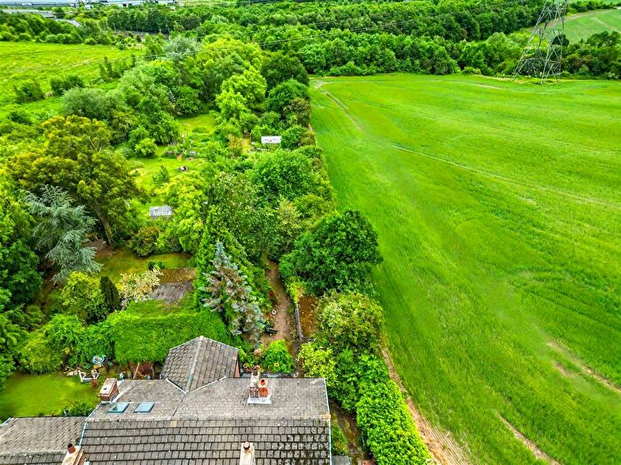 3 Bedroom Semi-Detached House For Sale In Lowfield Road, Hemsworth, WF9