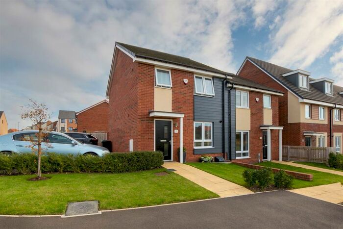 3 Bedroom Semi-Detached House To Rent In Osprey Walk, Great Park, Newcastle Upon Tyne, NE13