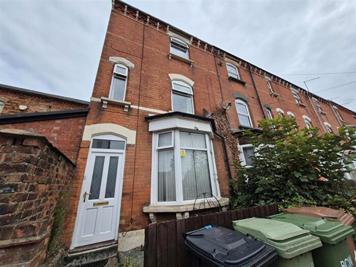 4 Bedroom Terraced House For Sale In Knox Road, Wellingborough, NN8