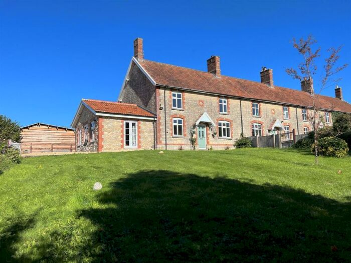 3 Bedroom House To Rent In Pows Hill, Clandown, Radstock, BA3