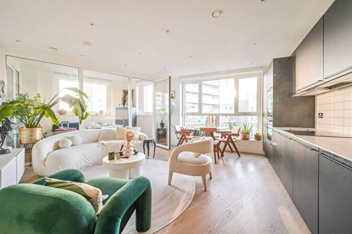 1 Bedroom Apartment To Rent In Wayfair House South, Poplar High Street, London, E14