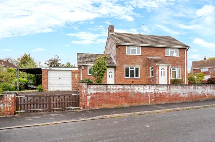 3 Bedroom End Of Terrace House For Sale In Mundays Mead, Wincanton, Somerset, BA9