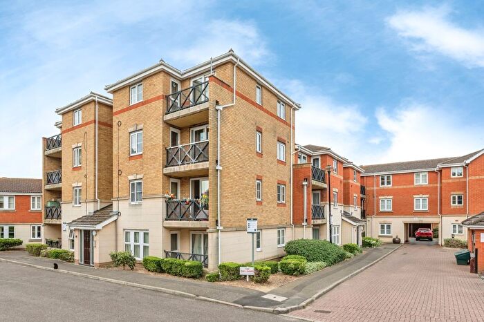2 Bedroom Flat For Sale In Collier Way, Southend-On-Sea, Essex, SS1
