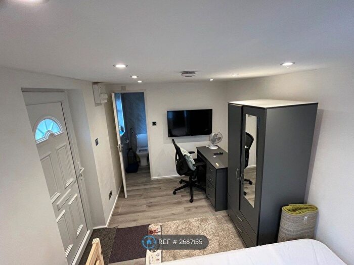 Studio To Rent In Broad Lane, Coventry, CV5