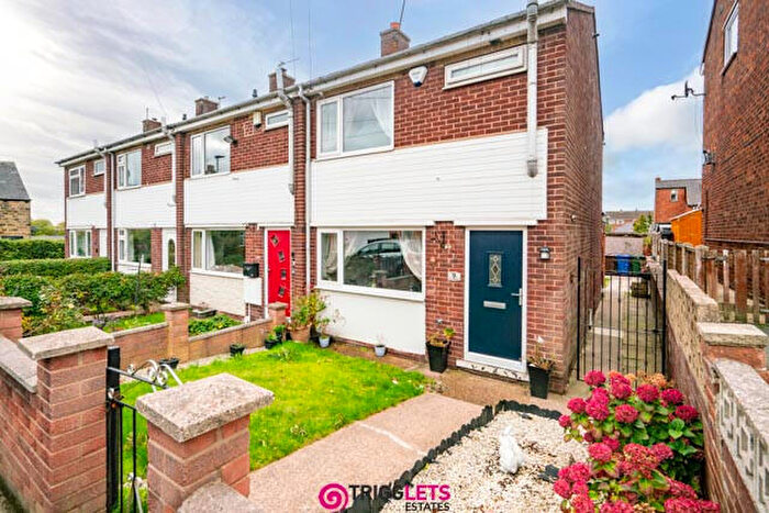 3 Bedroom Town House For Sale In Cross Street, Hoyland, S74