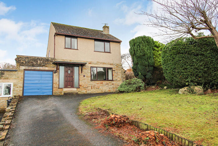 3 Bedroom Link Detached House For Sale In Ghyll Close, Steeton, West Yorkshire, BD20