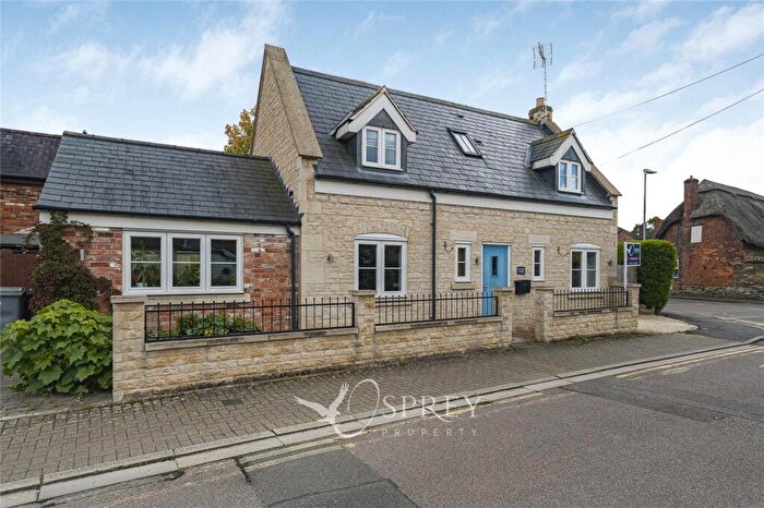 2 Bedroom Detached House For Sale In Crown Street, Oakham, Rutland, LE15