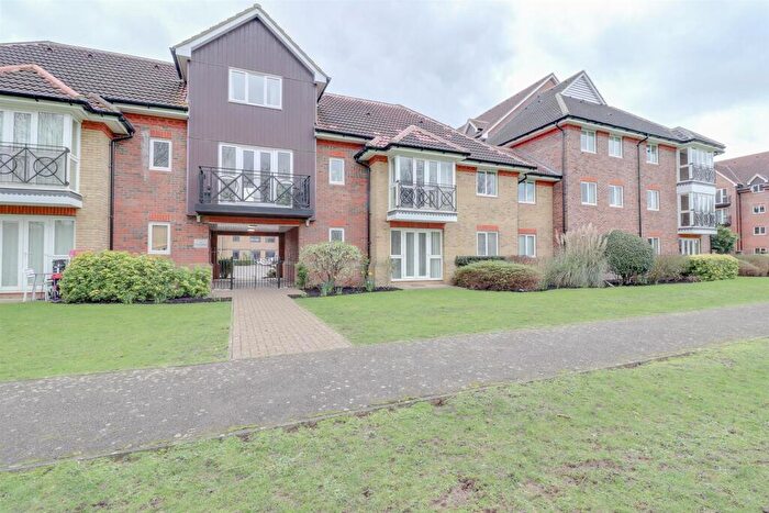 2 Bedroom Maisonette To Rent In Sommers Court, Crane Mead, Ware, Herts, SG12