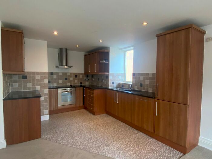 2 Bedroom Flat To Rent In Market Place, Thirsk, North Yorkshire, Uk, YO7