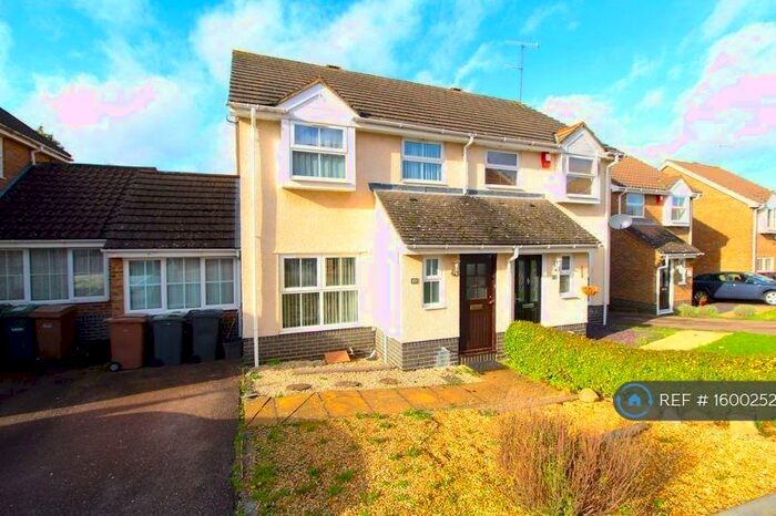 4 Bedroom Terraced House To Rent In Pomeroy Grove, Luton, LU2