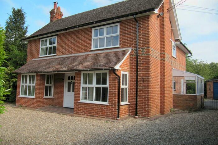 3 Bedroom Detached House To Rent In Silchester, Hampshire, RG7