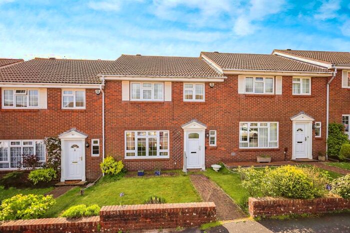 3 Bedroom Terraced House For Sale In Gaudick Close, Eastbourne, BN20