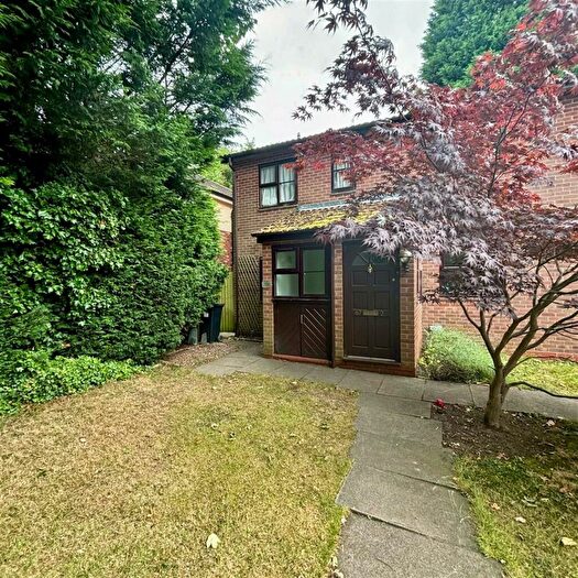 2 Bedroom Maisonette To Rent In Stratford Road, Shirley, Solihull, B90