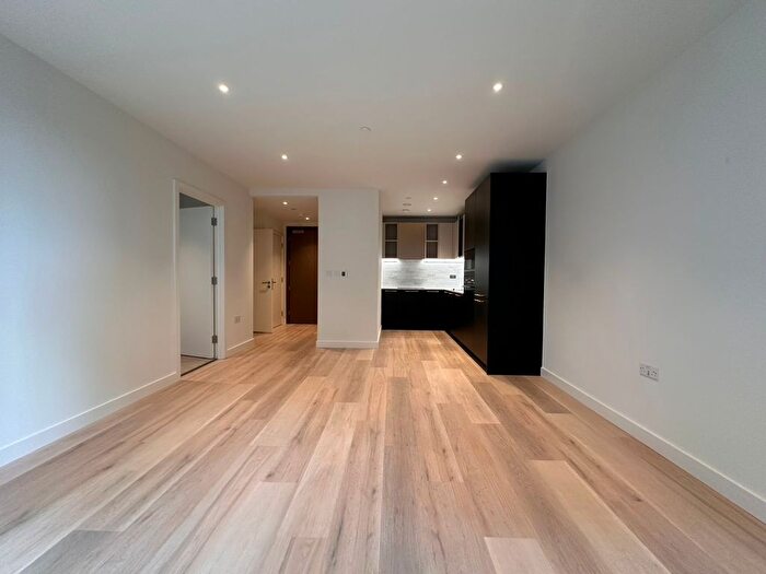 1 Bedroom Flat To Rent In Mary Neuner Road, London, N8