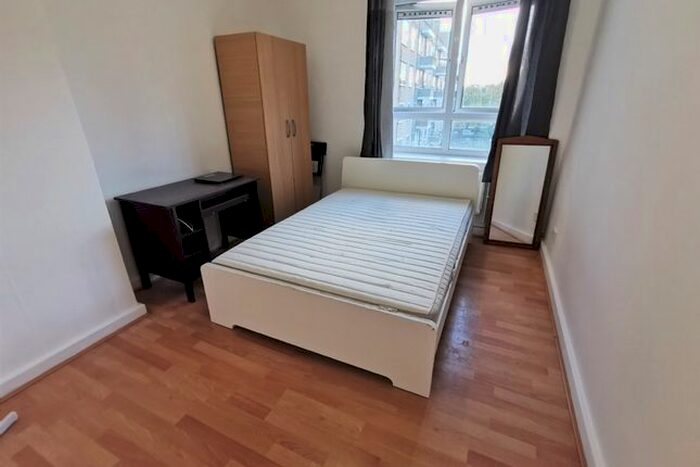 4 Bedroom Flat To Rent In Camden Road, Holloway, N7
