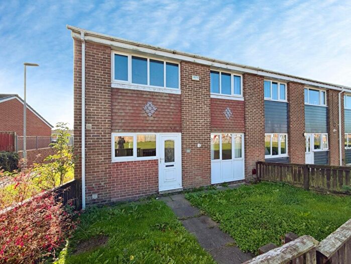 3 Bedroom End Of Terrace House For Sale In Eastfields, Stanley, Durham, DH9
