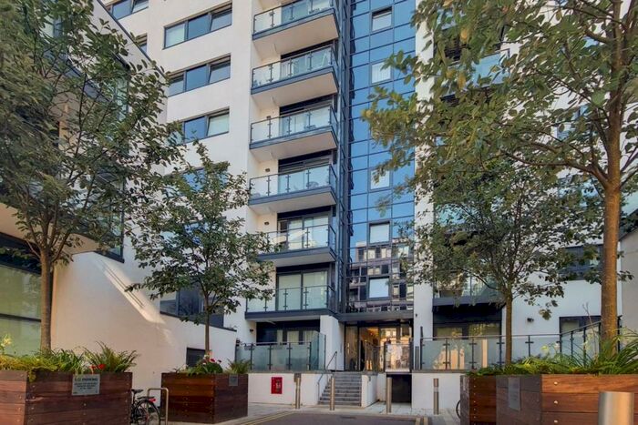 2 Bedroom Flat To Rent In Wharf Street, Deptford, London, SE8