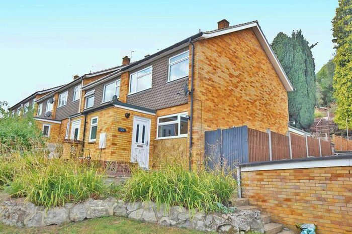 3 Bedroom Terraced House To Rent In Chapman Avenue, Maidstone, ME15